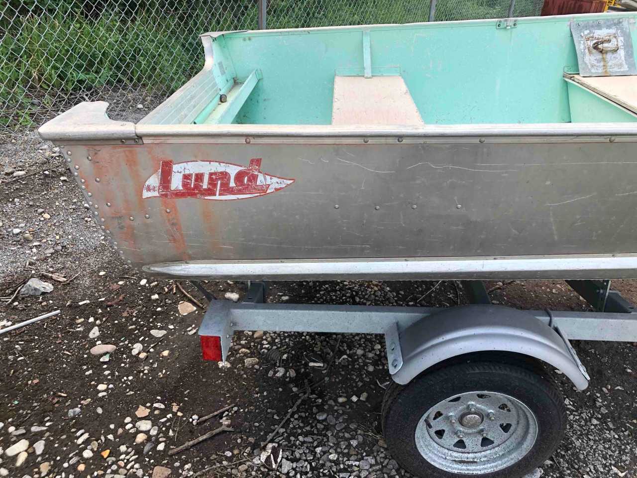 Lund boat with Karavan trailer