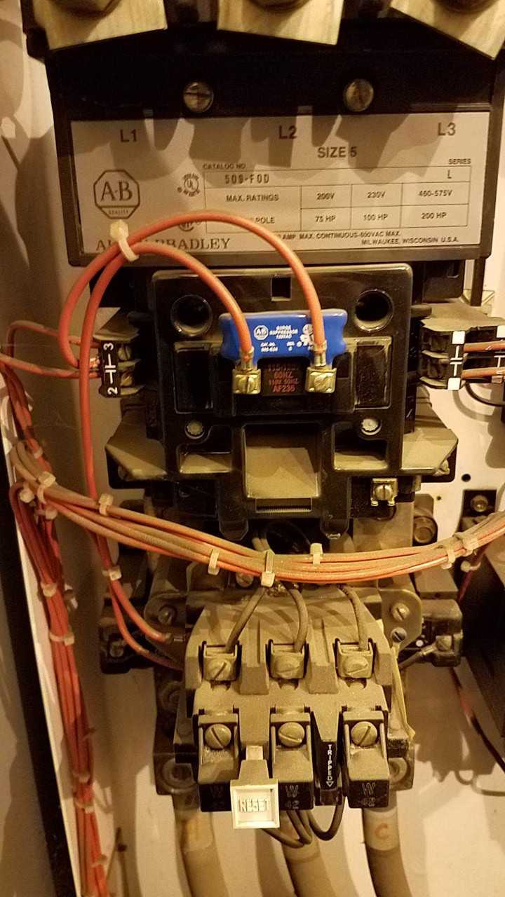 3X VERTICAL SECTIONS ALLEN BRADLEY CENTERLINE 2100 ASSORTED MCC BUCKET LINEUP (BUCKETS AND LINEUP) - AUTOMATION & CONTROLS