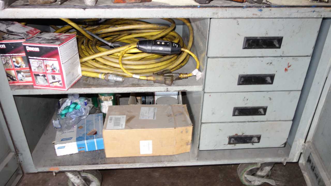 ROLLING TOOL BOX WITH TOOLS - TOOL STORAGE