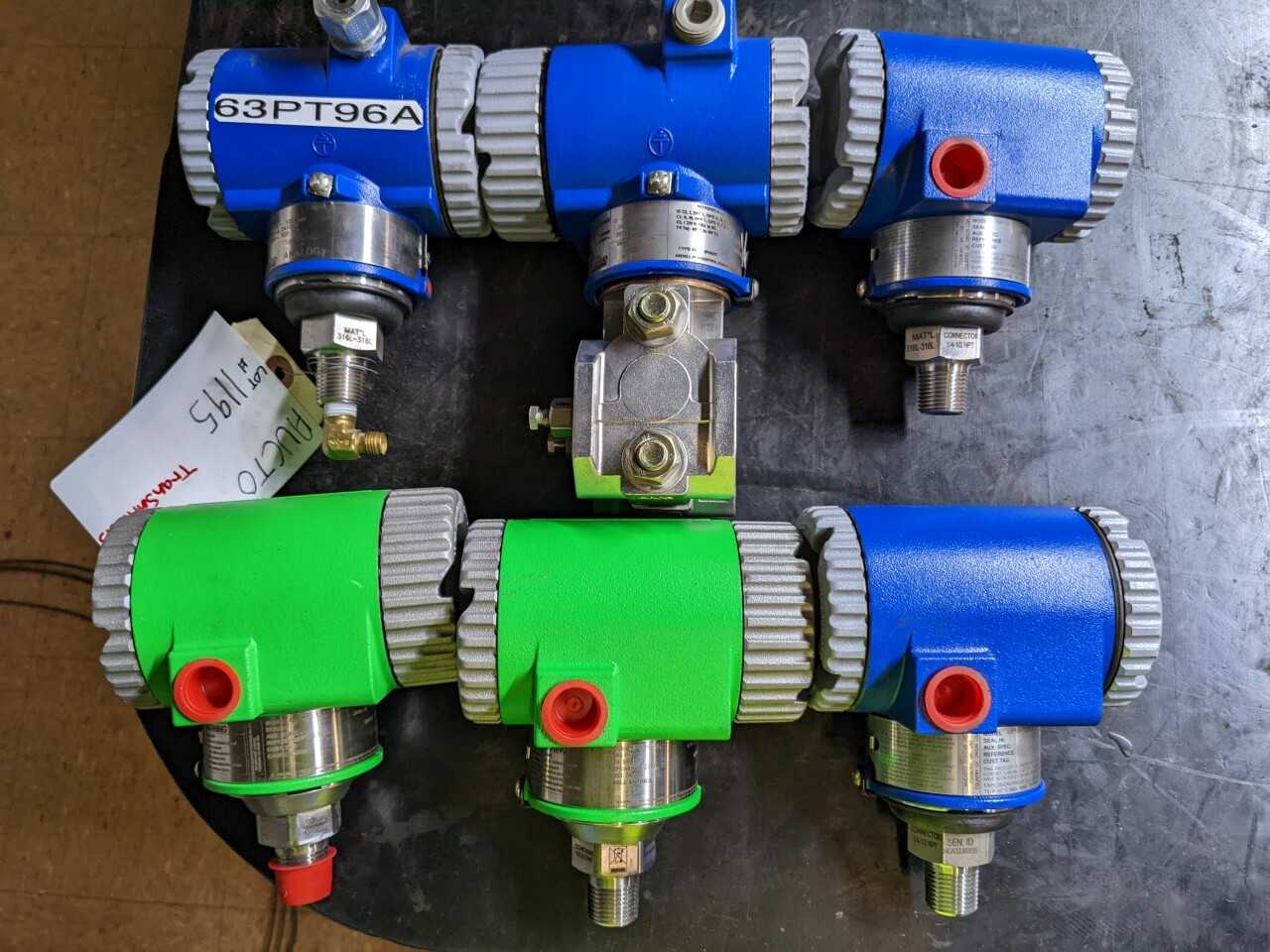 LOT OF SIX TRANSMITTERS - INSTRUMENTATION LOT OF SIX TRANSMITTERS - INSTRUMENTATION