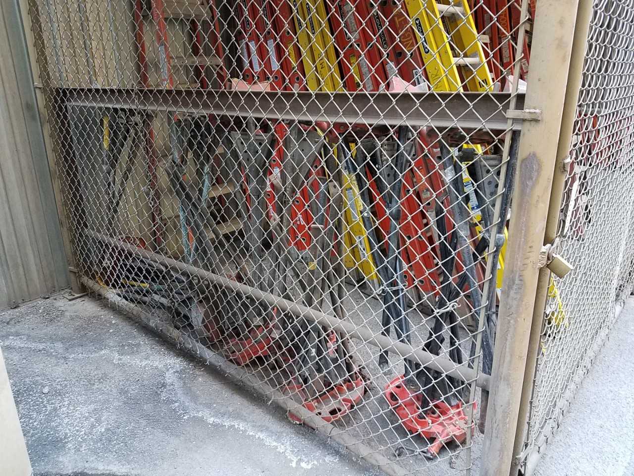 Lot of Ridgid manual conduit benders - HAND TOOLS