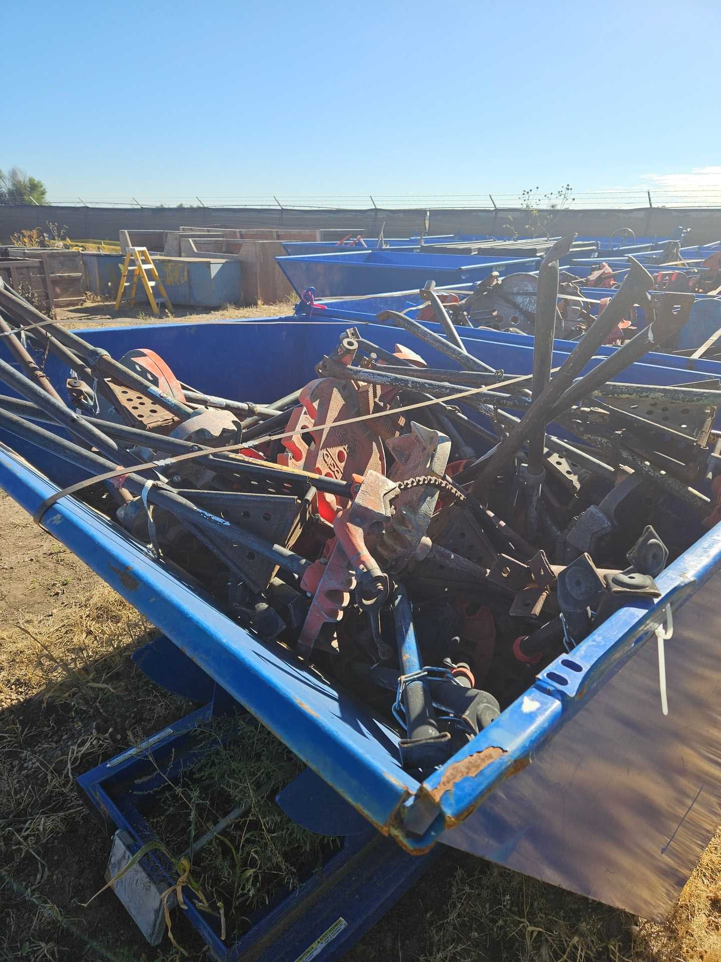 BULK LOT OF RIDGID TRI-STANDS QTY 4 - ELECTRIC POWER TOOLS