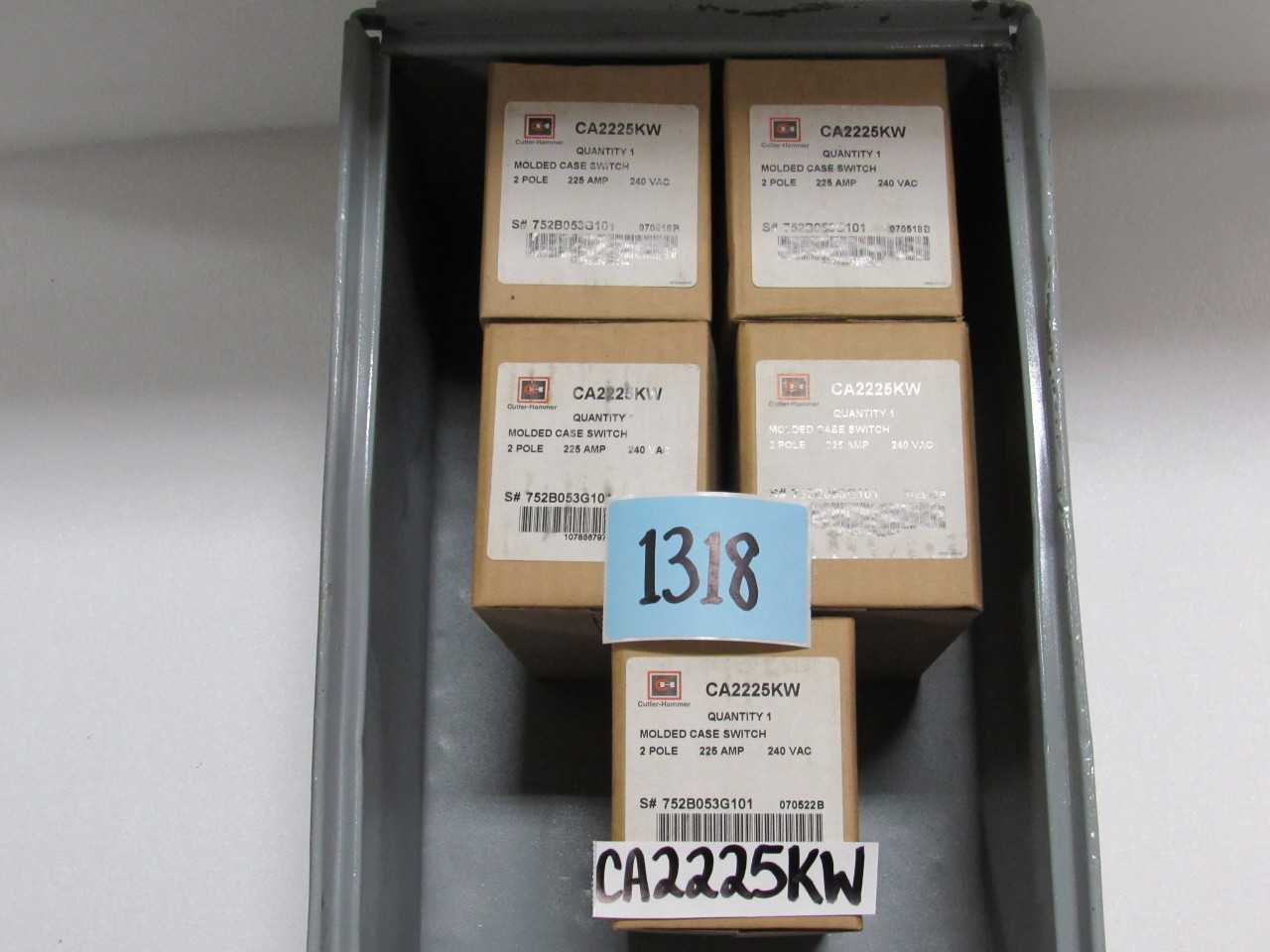 LOT OF EATON BREAKERS - MISCELLANEOUS
