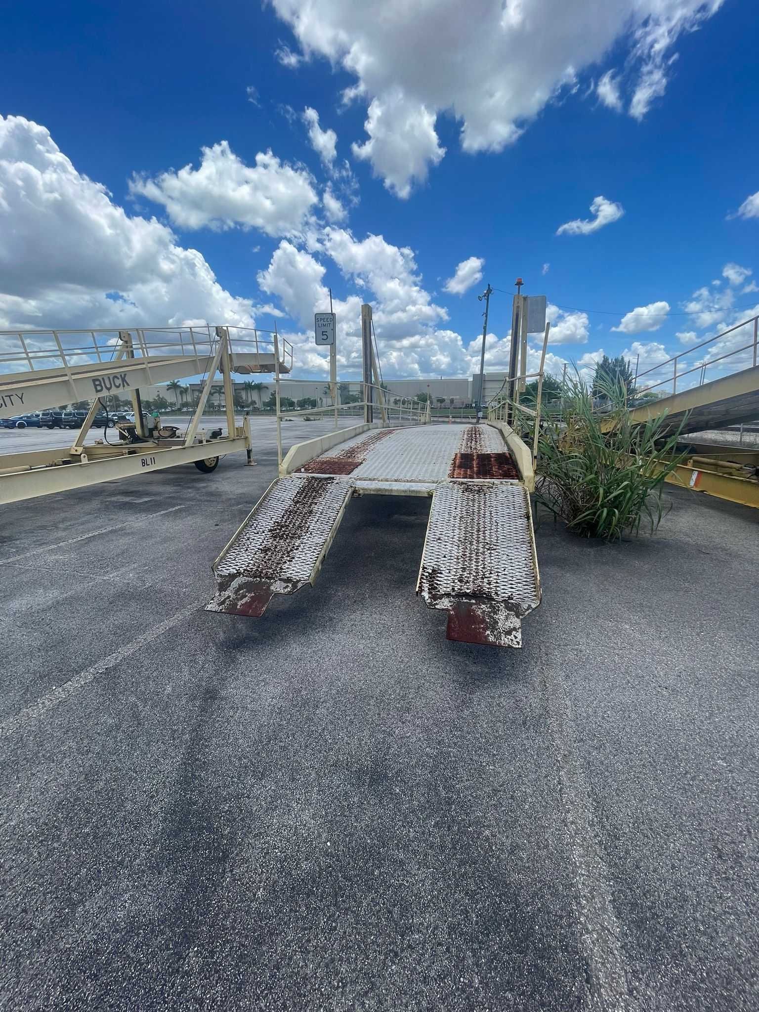 2017 Buck CDSP404M Loader - WHEEL LOADERS