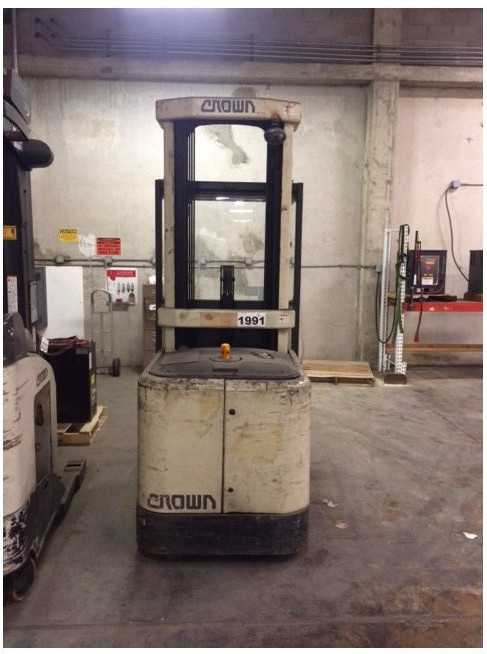 1999 Crown SP3020-30 stock picker-Austin, TX - MATERIAL HANDLING