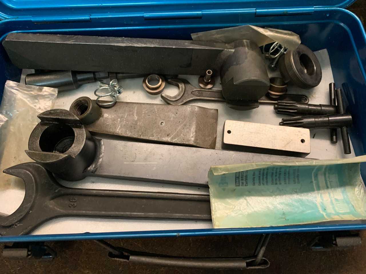 Assorted Hand Tools and Chuck Keys - HAND TOOLS