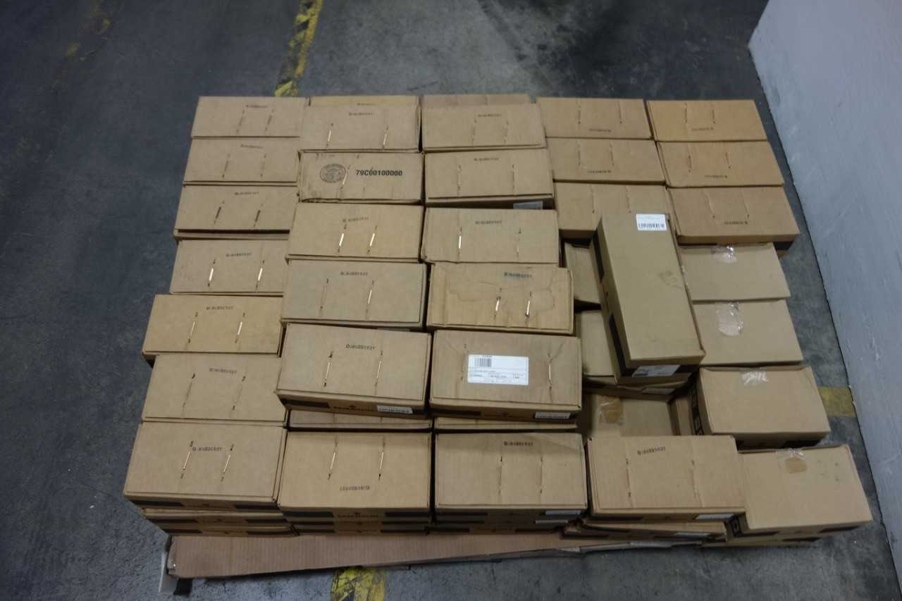 LOT OF ASSORTED EMERSON APPLETON CONDUIT ALUMINIUM COVERS - CONDUIT FITTING