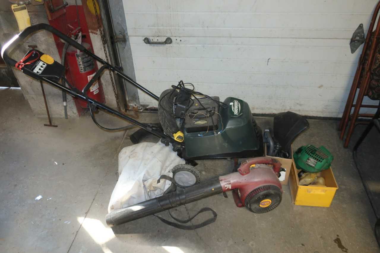 LOT OF ASSORTED LANDSCAPING EQUIPMENT - ELECTRIC POWER TOOLS