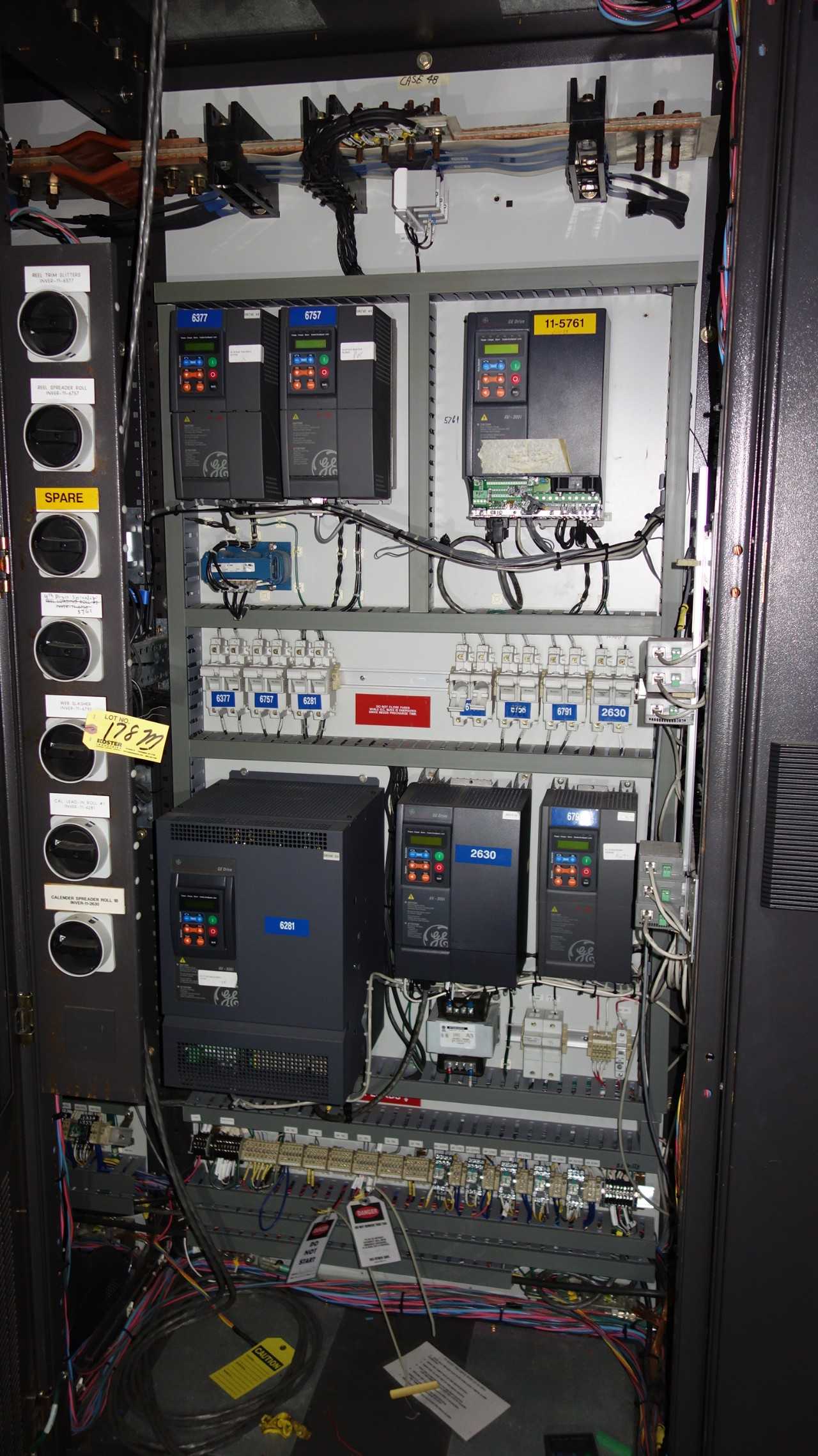 GE INNOVATION SERIES 3VVRJ607IB01 LV AC DRIVE CABINET w 6 GE Drives - MOTOR DRIVES