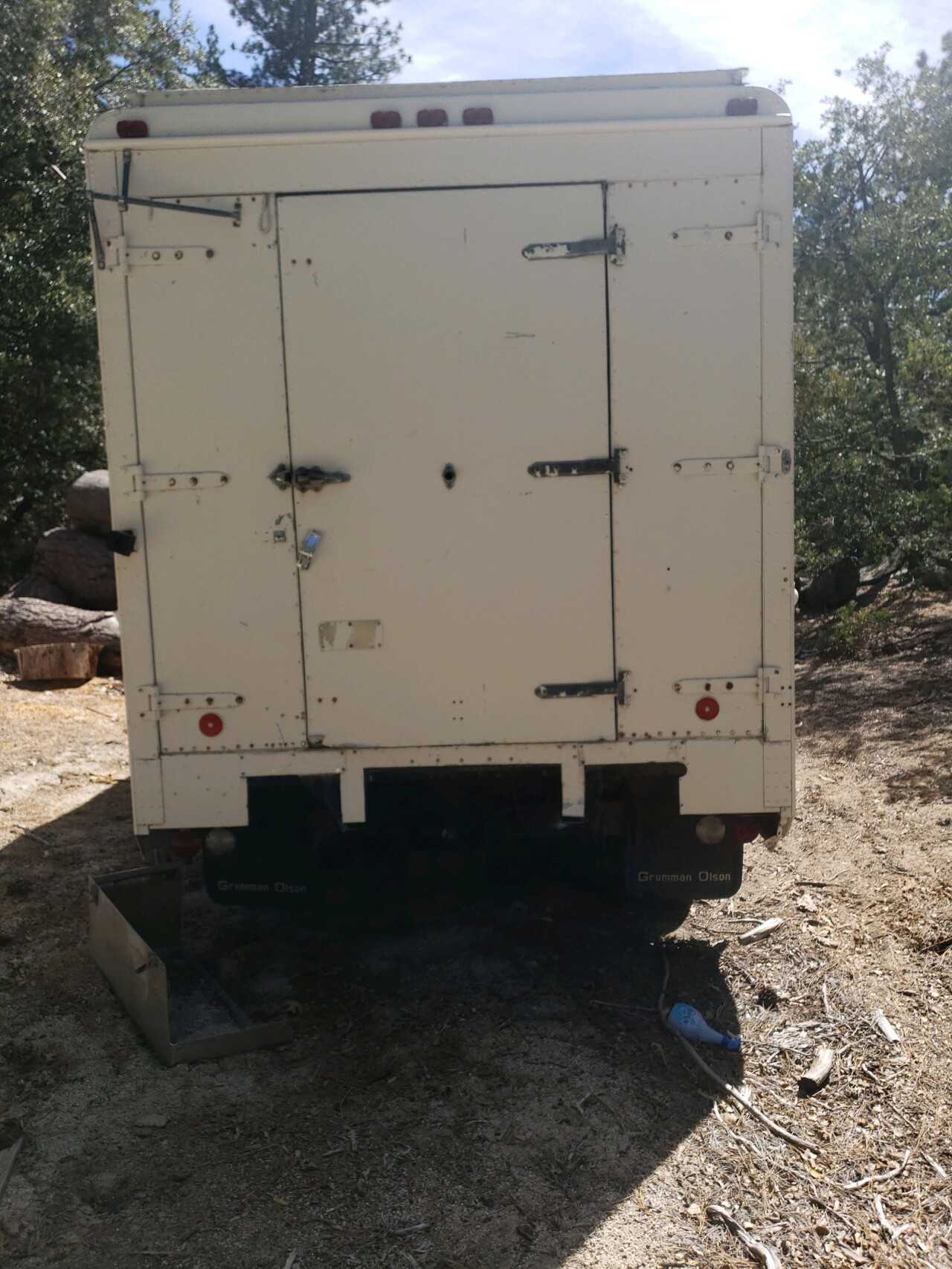 1982 Ford Grumman Olson Sidestep Refrigerated Truck - HYDRO EXCAVATOR TRUCKS