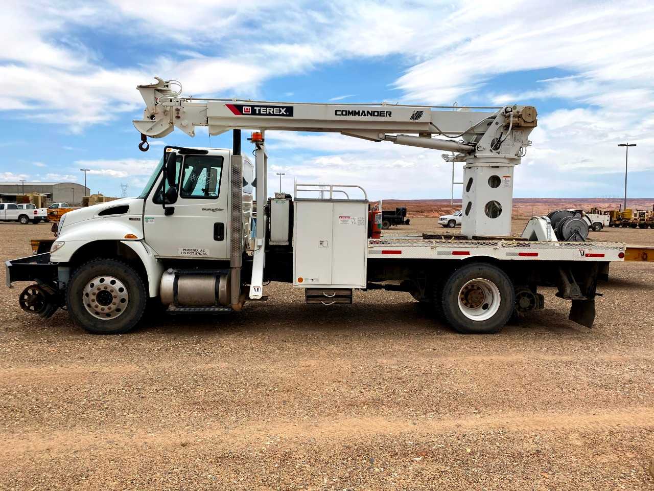 2014 International 4400 SBA 4X2 Terex Commander Digger Derick Truck - HYDRO EXCAVATOR TRUCKS