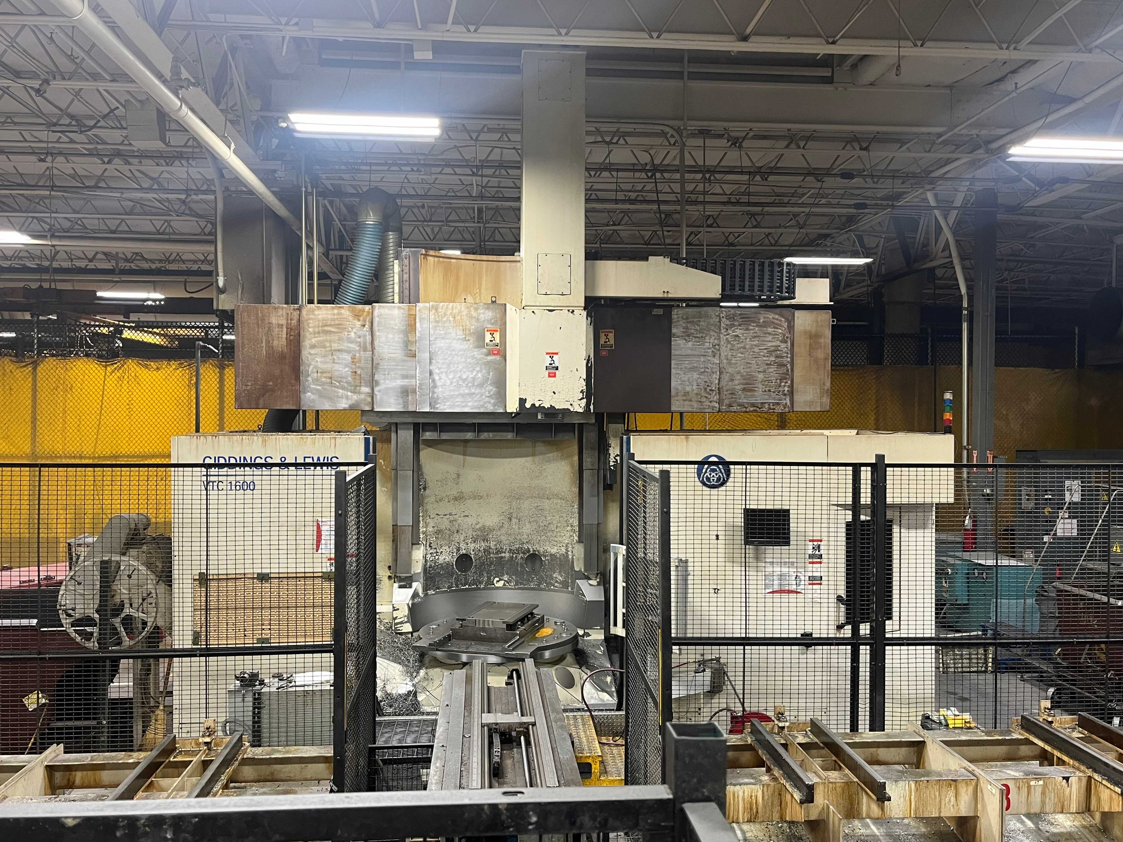 2005 Giddings & Lewis VTC 1600 w/ Fanuc 160i-TB Control W/ Tool Changer & Tool Holders - MACHINING EQUIPMENT