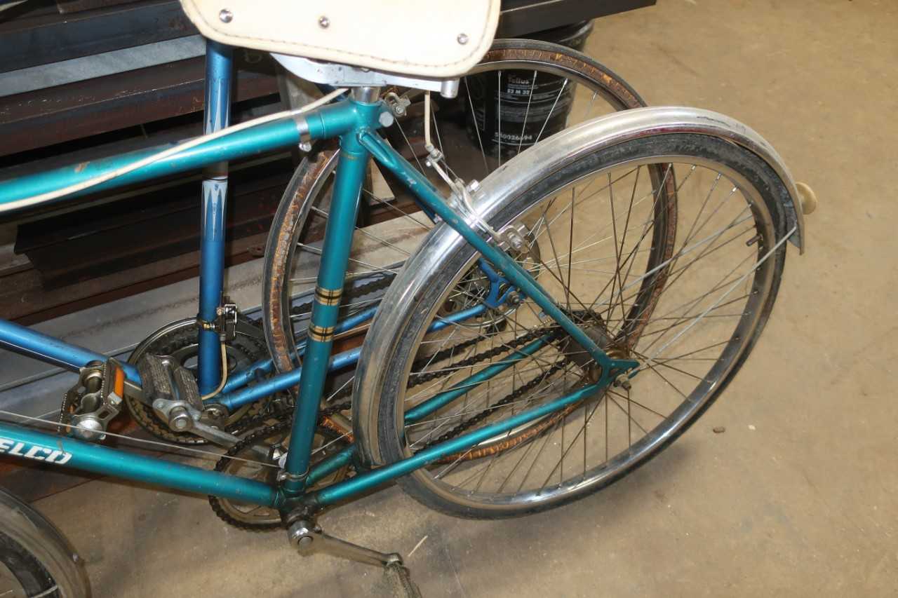 LOT OF 2 ASSORTED BICYCLES, ZELCO - MISCELLANEOUS