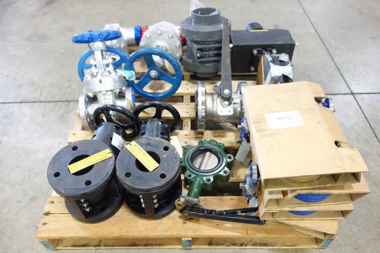LOT OF ASSORTED VALVES - VALVES