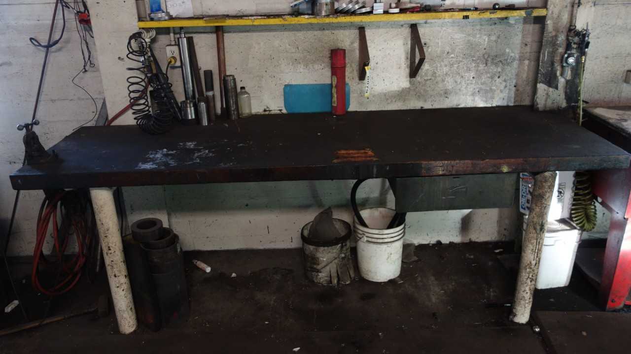 PROFESSIONAL TOOL WORK TABLE - TOOL STORAGE
