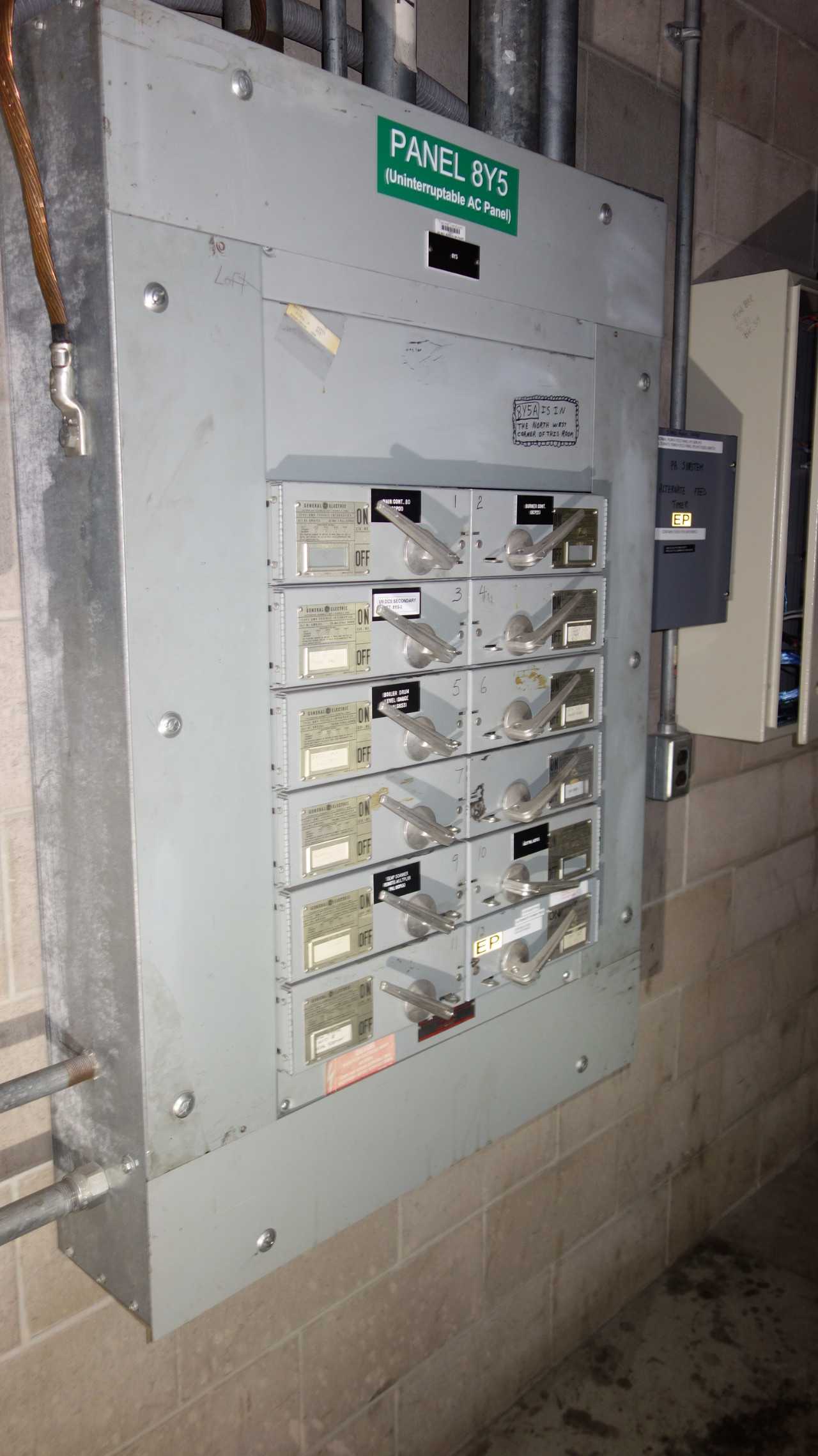 LOT OF 3 SQUARE D QMR PANEL BOARDS W/ 30A BREAKERS - CIRCUIT BREAKERS