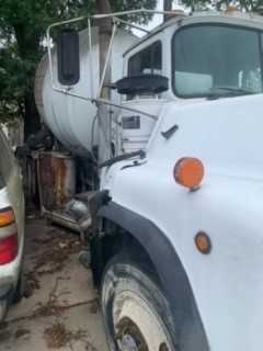 2000 MACK 600 DM600 READYMIX CONCRETE MIXER TRUCK - NO TITLE AVAILABLE - MIXER TRUCKS
