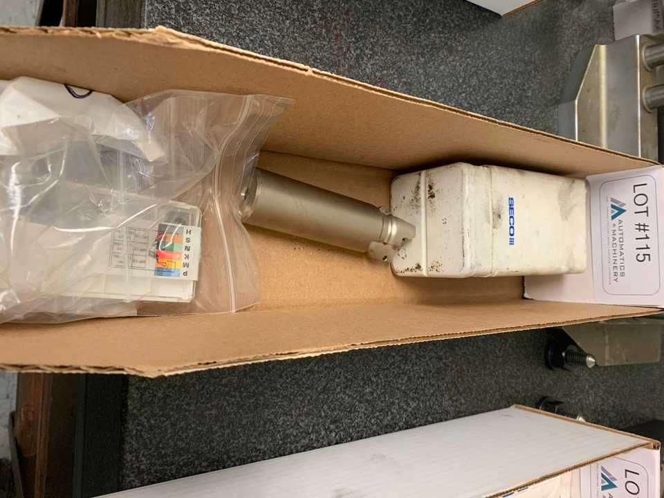 Seco Carbide Insert Mill with inserts - MACHINING ACCESSORIES & TOOLING