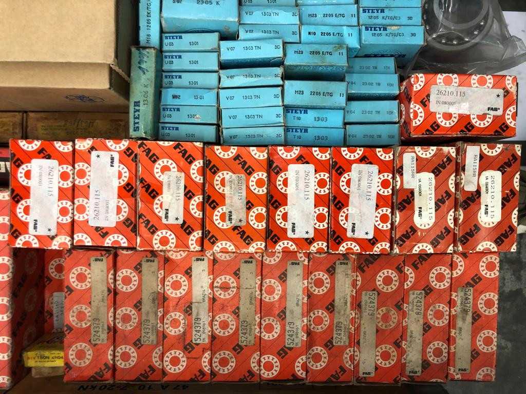 1 pallet of assorted bearings - BEARINGS