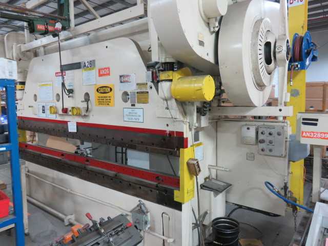 CINCINNATI SERIES 9 MECHANICAL BRAKE - 225 TONS  - PRESS BRAKES