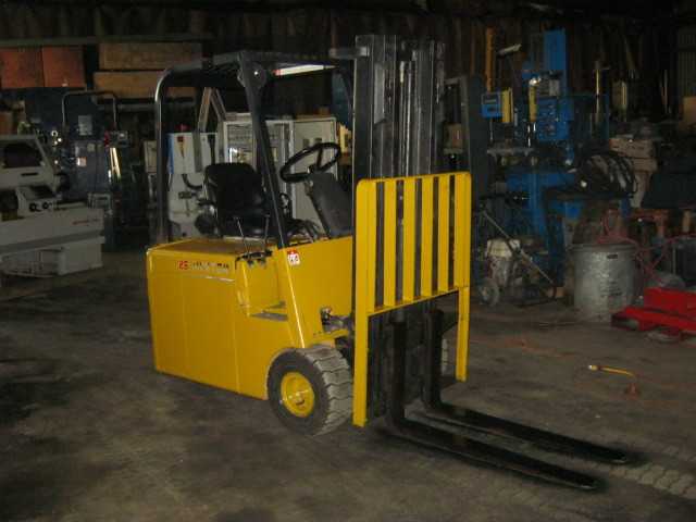 HYSTER 3 WHEEL PNEUMATIC TIR FORKLIFT - FORKLIFTS HYSTER 3 WHEEL PNEUMATIC TIR FORKLIFT - FORKLIFTS