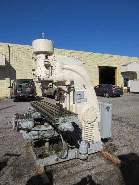 KEARNEY & TRECKER VERTICAL MILL - MILLING MACHINES KEARNEY & TRECKER VERTICAL MILL - MILLING MACHINES