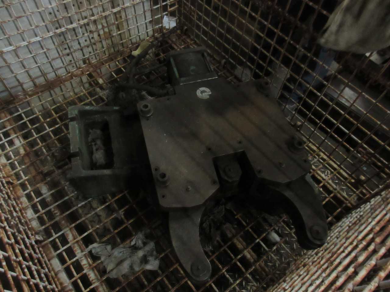 SMW SELF CENTERING STEADYREST - MILLING MACHINES
