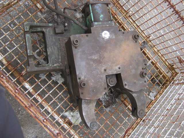 SMW SELF CENTERING STEADYREST - MILLING MACHINES