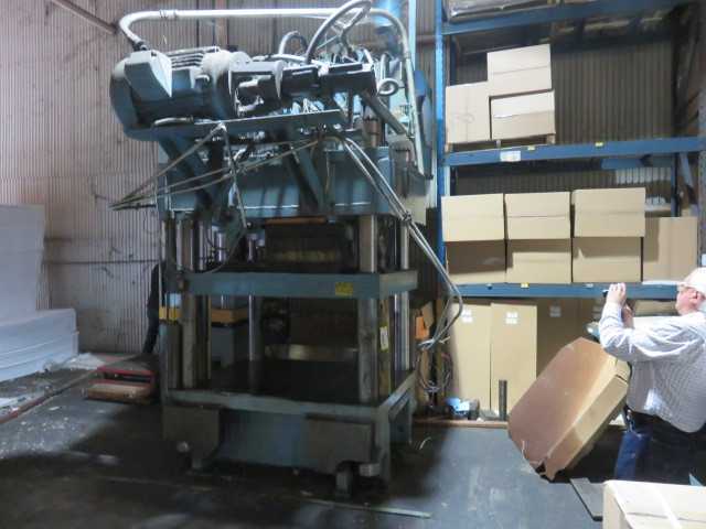 MODERN 400 TON HYDRAULIC PRESS - PRESSES