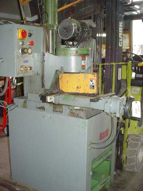 DAKE SEMI-AUTOMATIC NON-FERROUS COLD SAW - METAL SAWS