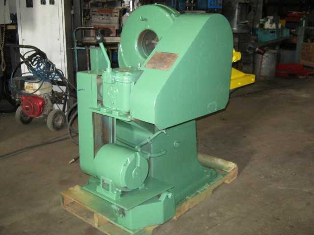 OSTER PIPE THREADER - MACHINING ACCESSORIES & TOOLING