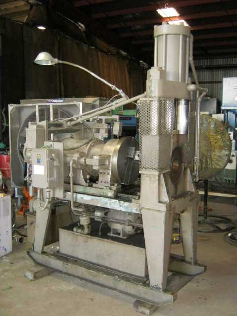 HYDRAULIC PIPE END BEVELING AND CHAMFERING MACHINE - ROLL FORMERS