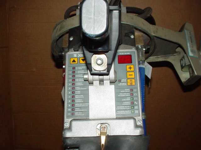 T.J SNOW HAND HELD 23 KVA SPOT WELDER - MACHINING ACCESSORIES & TOOLING