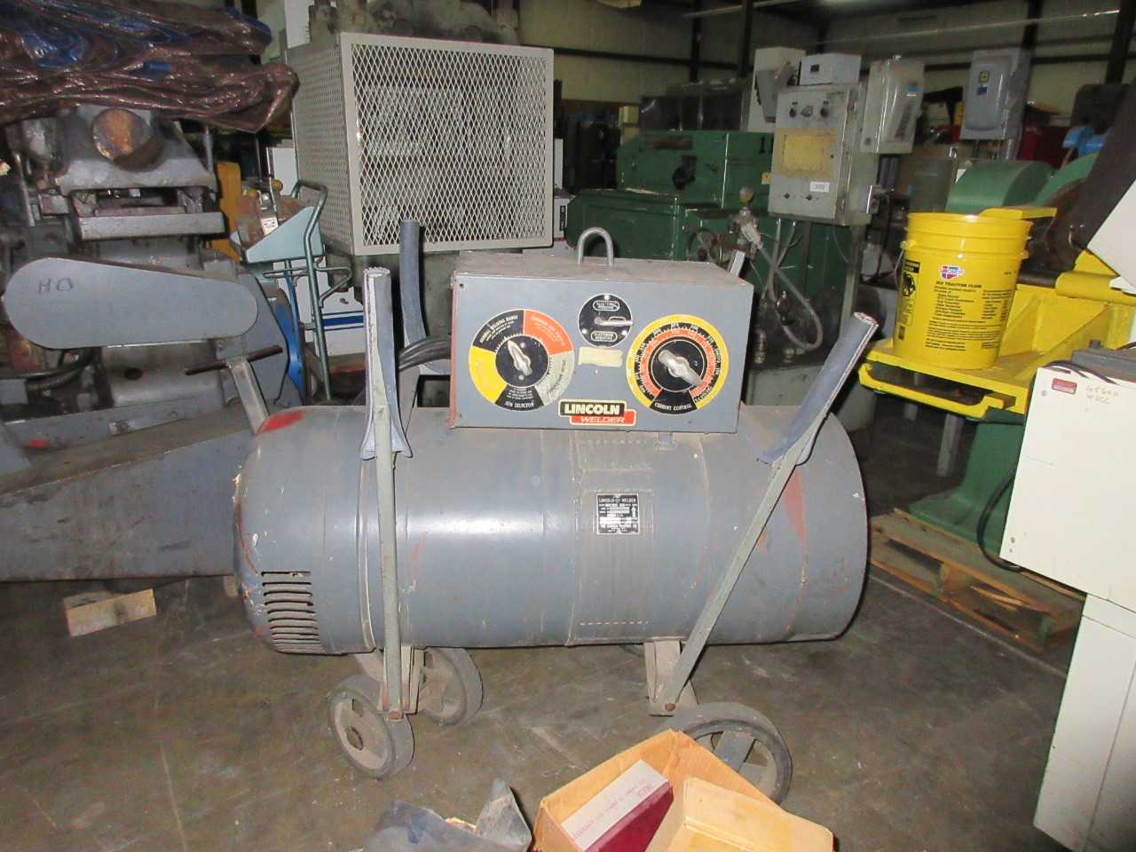 LINCOLN ARC WELDER SAE 300 - WELDING EQUIPMENT