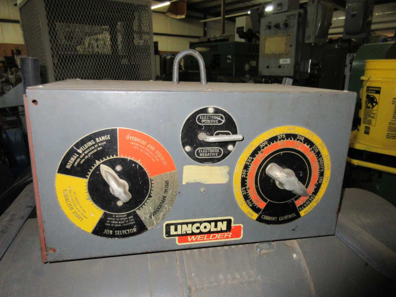 LINCOLN ARC WELDER SAE 300 - WELDING EQUIPMENT