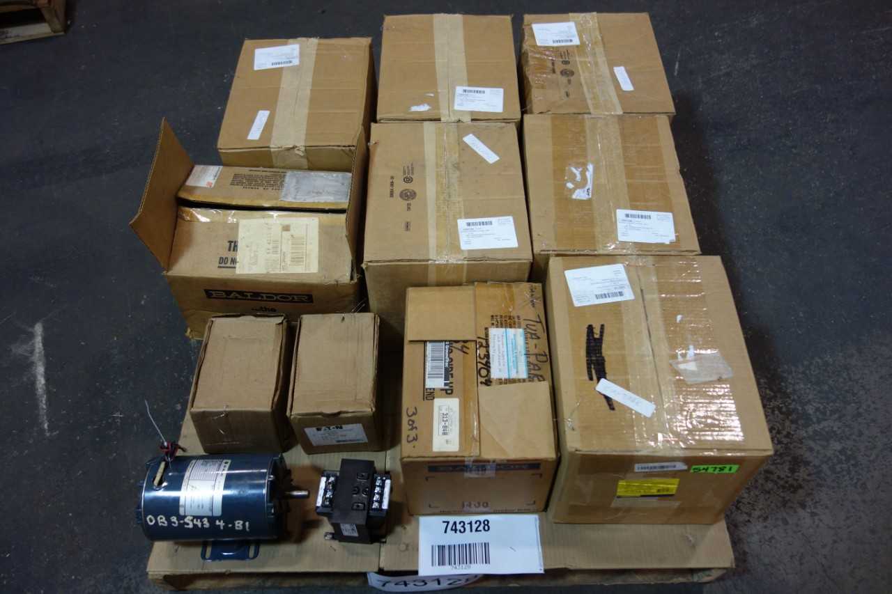 1 PALLET OF ASSORTED AC & DC MOTORS, AC VOLTAGE TRANSFORMERS- EATON, GENERAL ELECTRIC - ELECTRIC MOTORS
