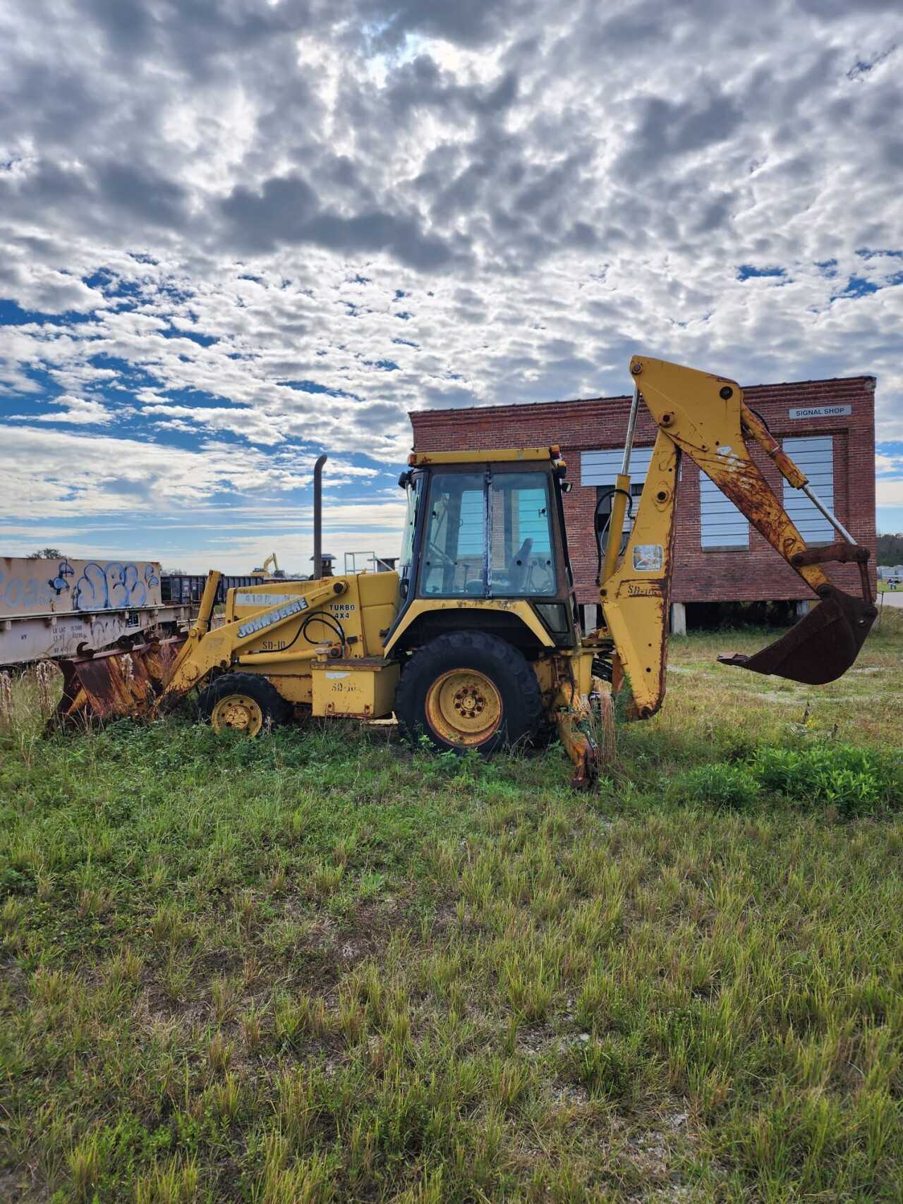 John Deere 410D - LOADERS