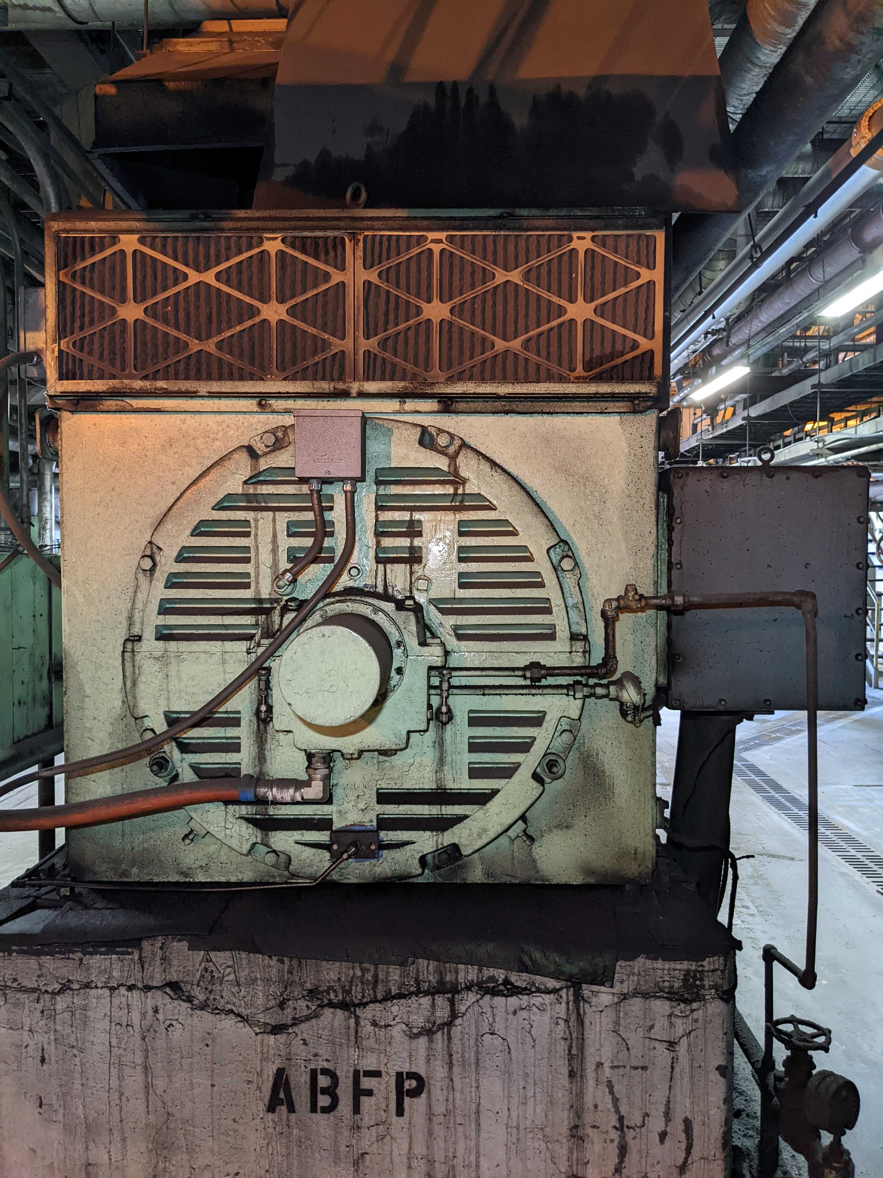 INDUCTION MOTOR - ELECTRIC MOTORS