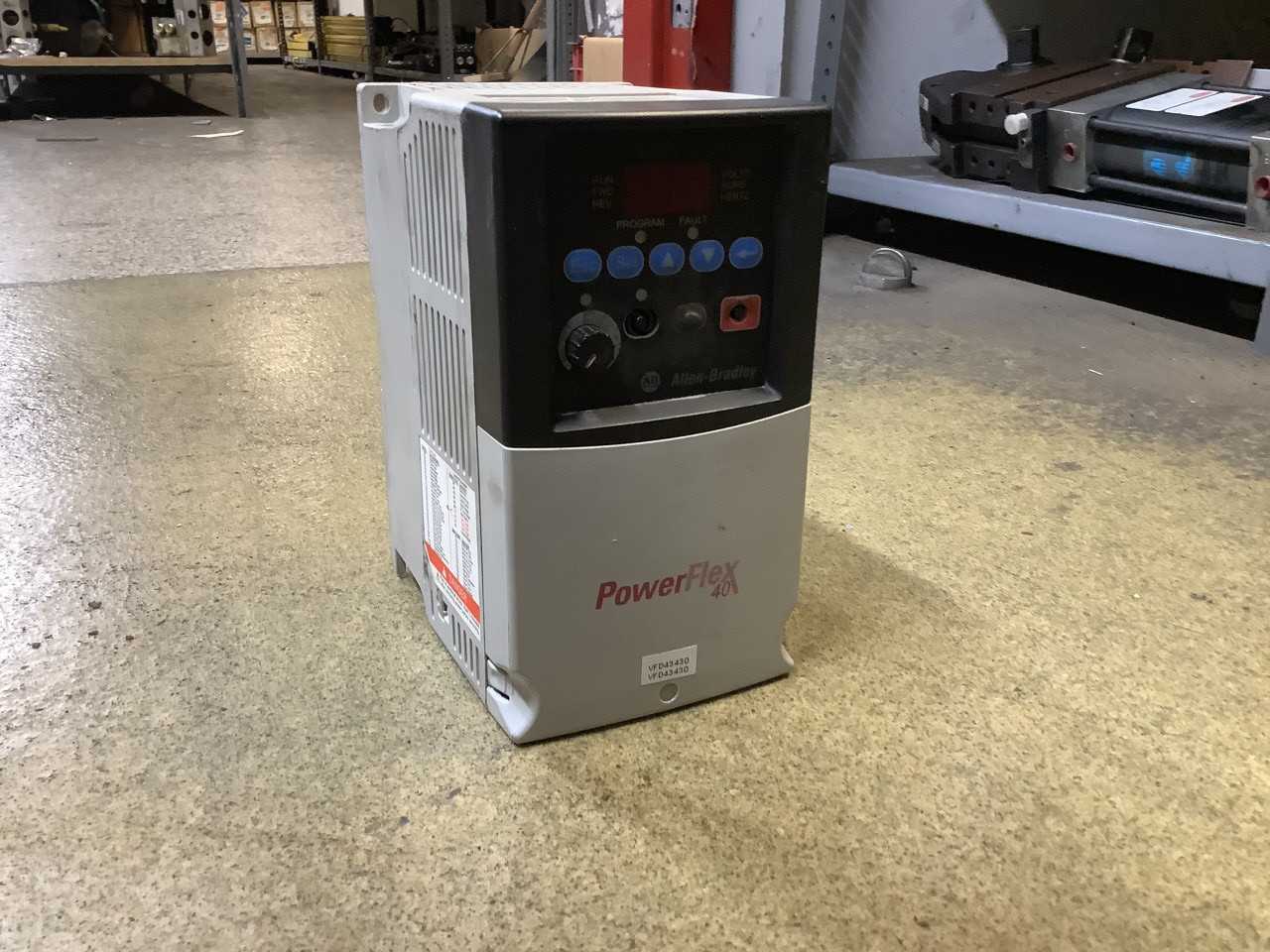 Allen-Bradley 22B-D010N104 PowerFlex 40 AC Drive - MOTOR DRIVES