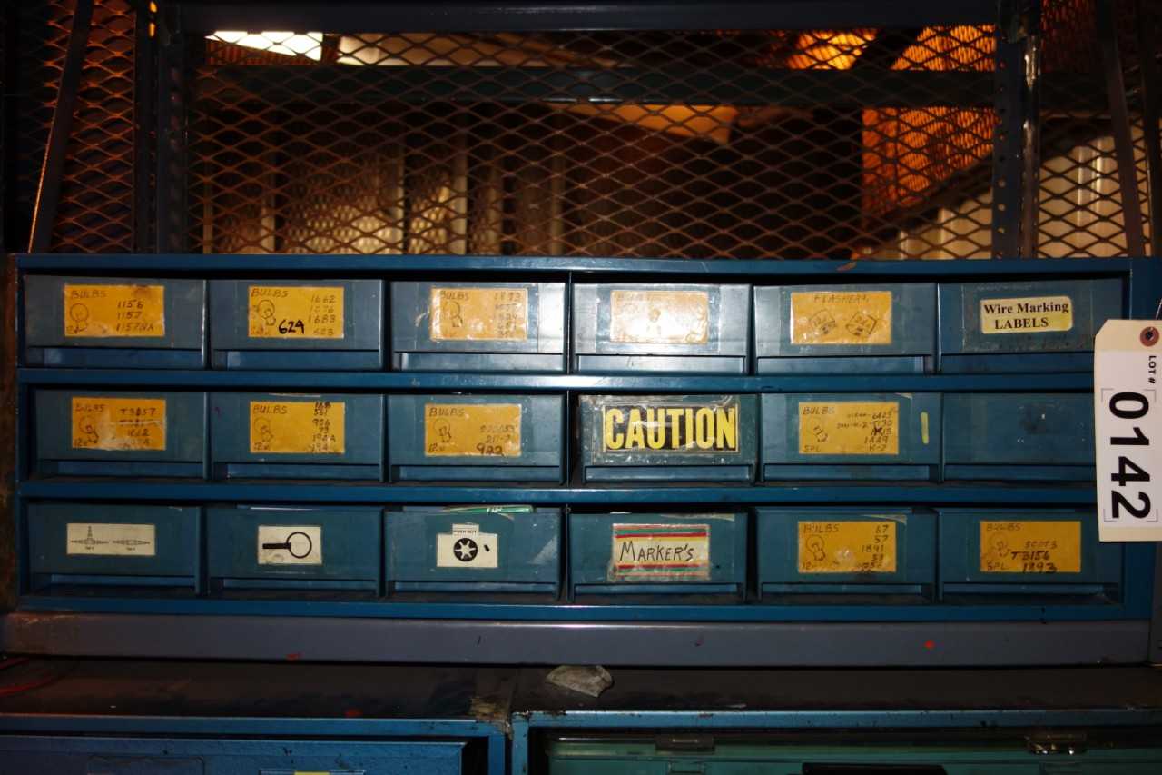 CONTENTS WITH TOOLBOX, LIGHTING BULBS - LIGHTING
