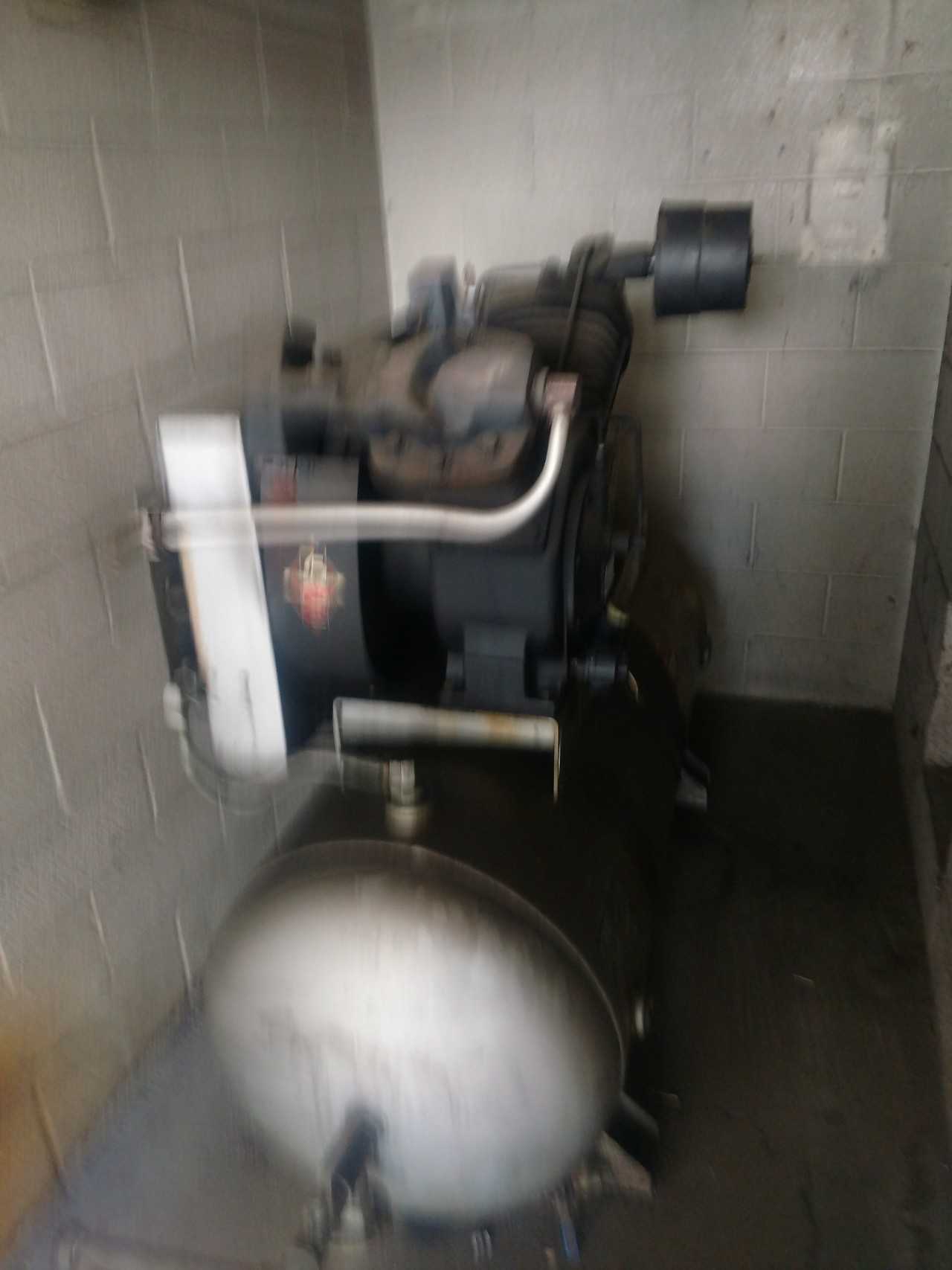 Ingersoll Rand Air Compressor, model 7100, S/N 5028345 - AIR COMPRESSORS