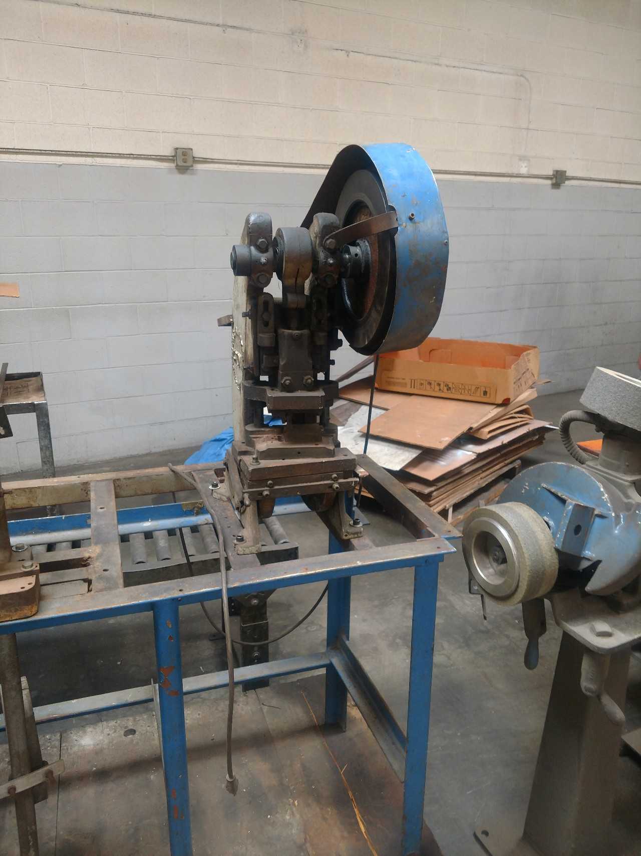 Double End Grinder - GRINDING MACHINES