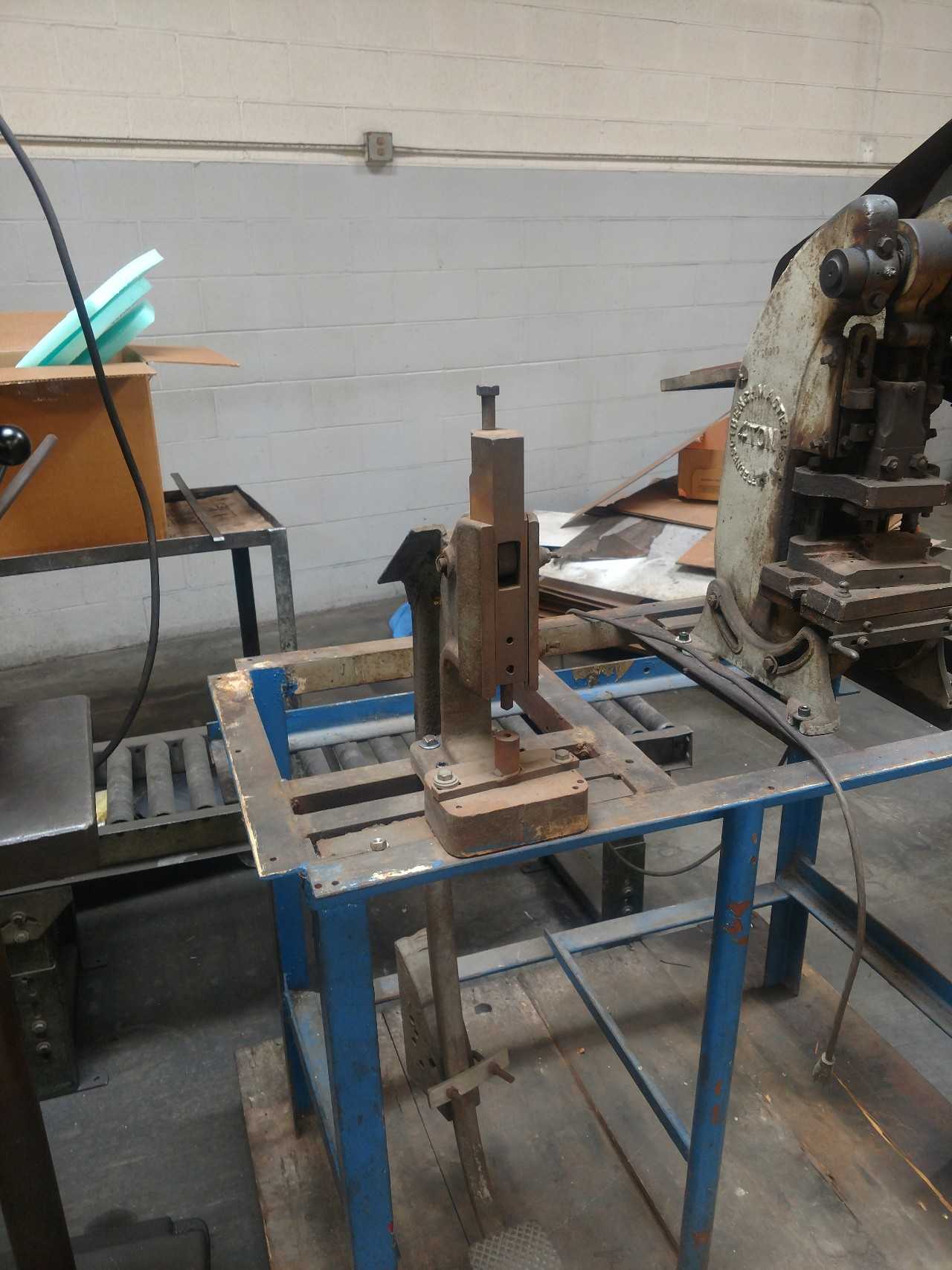 Famco Punch - MACHINING EQUIPMENT