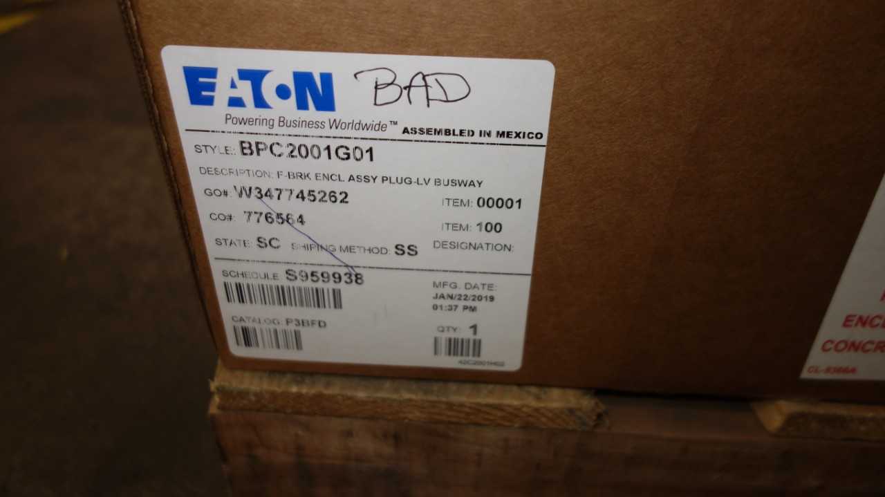 1 PALLET OF EATON POW-R-WAY III BREAKER PLUG BUSWAYS - CIRCUIT BREAKERS