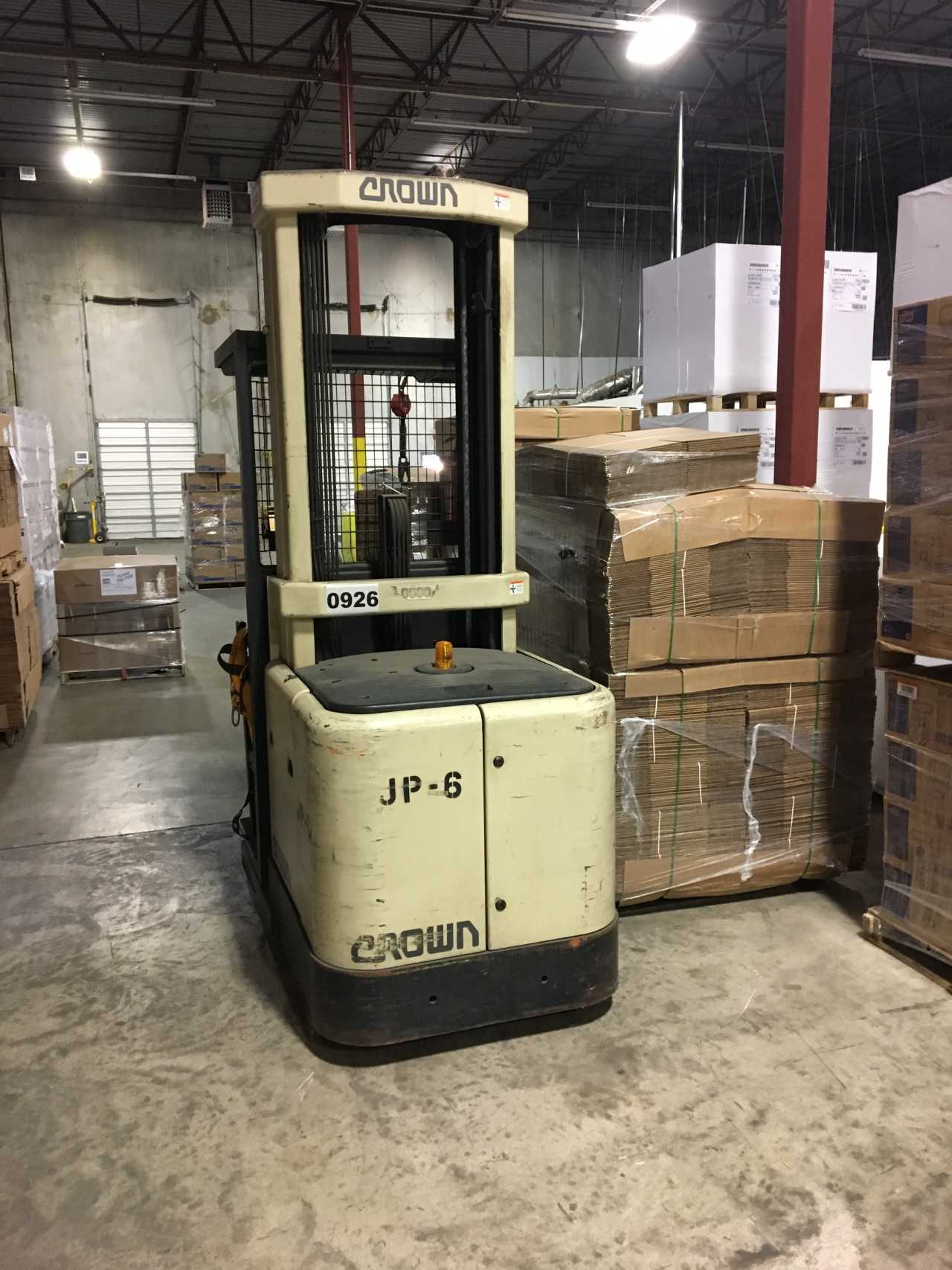 1999 Crown Stock Picker, Little Rock, AR - REACH TRUCKS