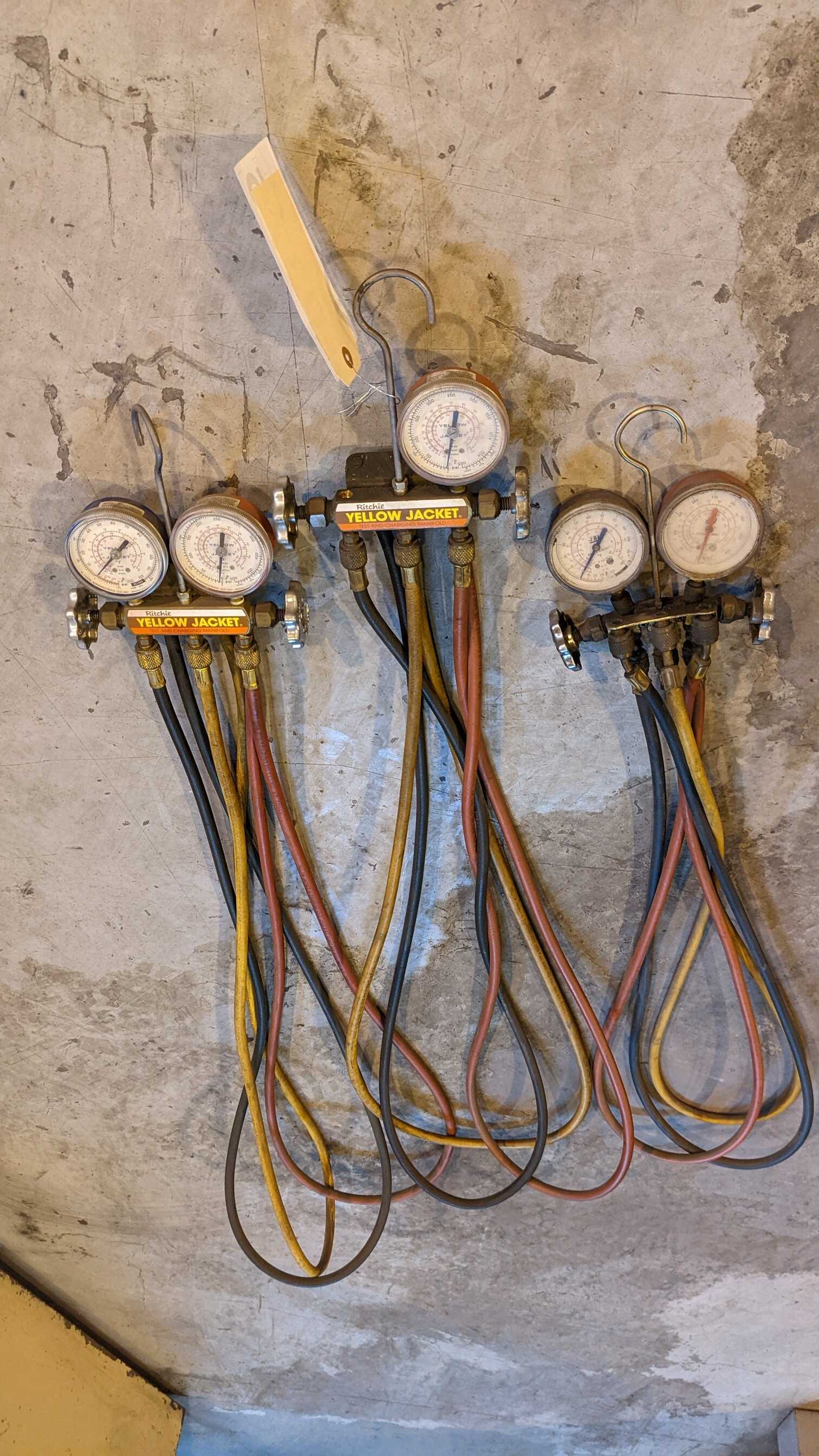 LOT OF 3 TEST AND CHARGING MANIFOLDS - PNEUMATIC VALVE