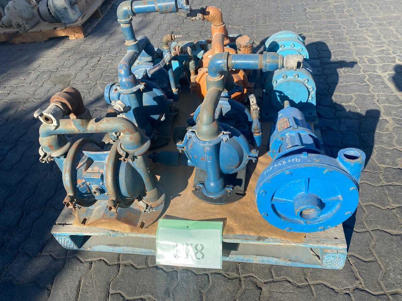 PALLET OF ASSORTED PUMPS AND DIAPHRAGM PUMPS - DIAPHRAGM PUMP