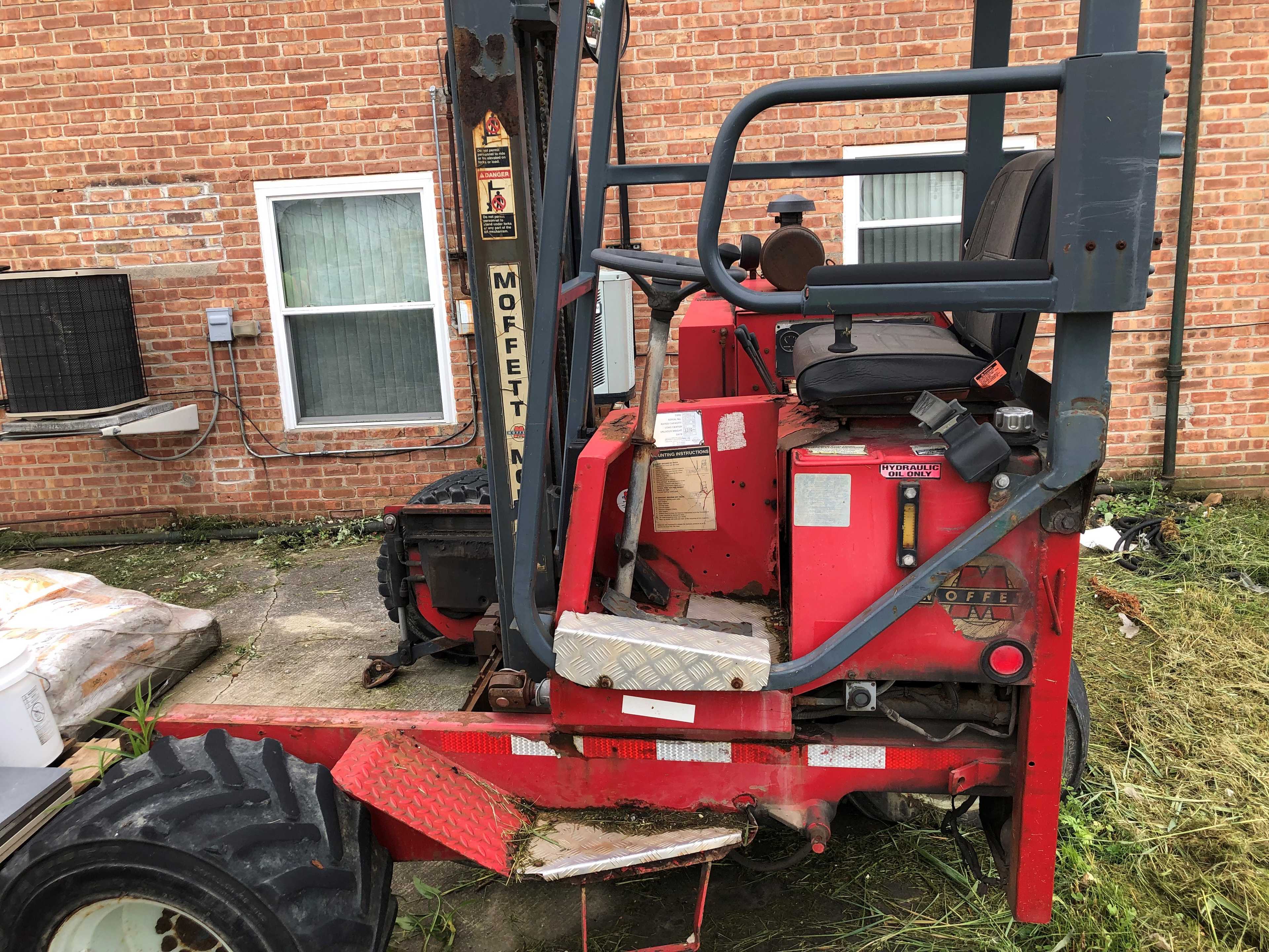 2004 MOFFETT M5000 SIT-DOWN FORKLIFT - SIT-DOWN FORKLIFTS