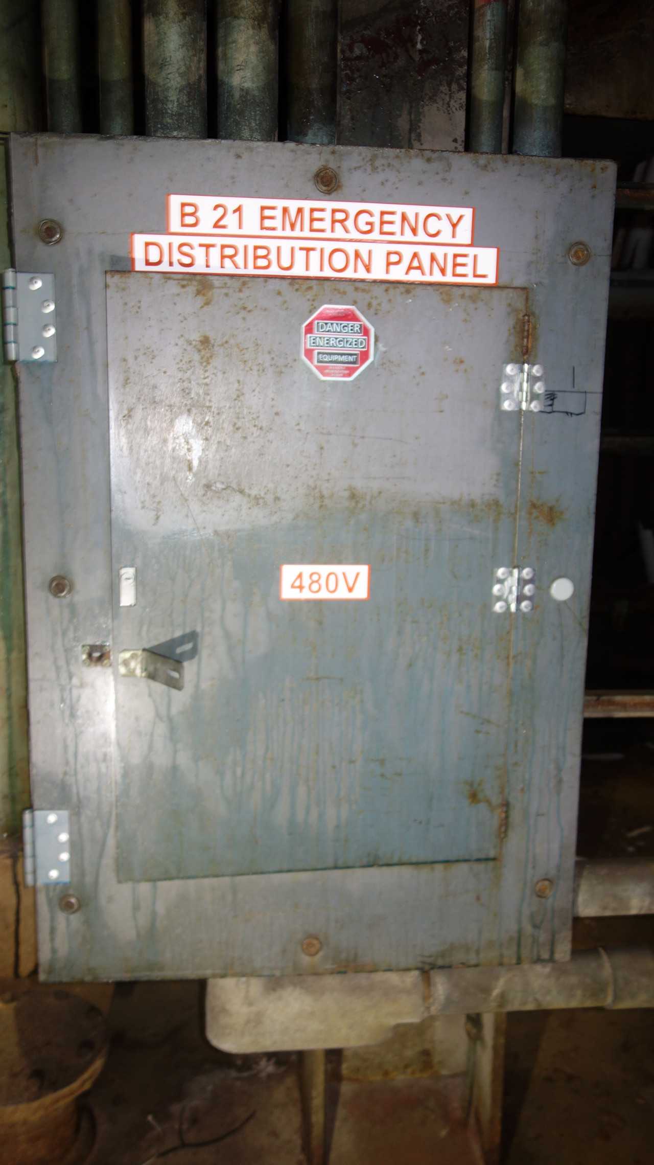 LOT OF 3 ASSORTED ELECTRICAL BREAKERS DISCONNECTS - AUTOMATION & CONTROLS