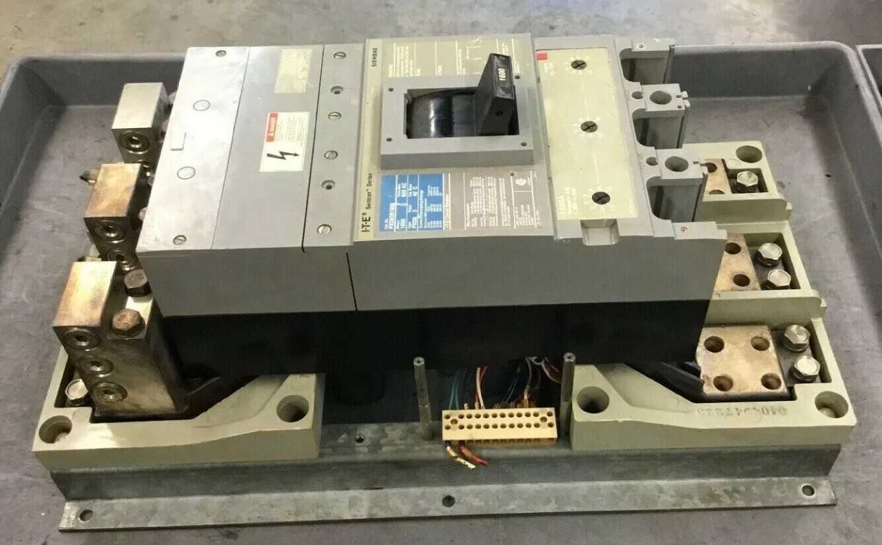 Siemens PXD63B160 + MB9301 Sentron Circuit Breaker + Adapter 1600A 600V - Used - Bench Tested - CIRCUIT BREAKERS